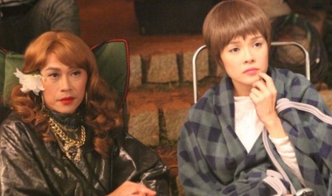 Duong Cam Lynh tranh mat Hoai Linh sau khi dong chung phim hinh anh