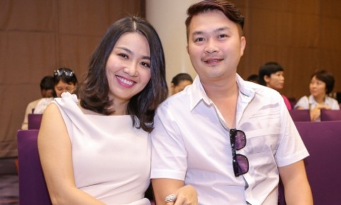 Le Khanh khoac tay chong tinh cam trong su kien hinh anh