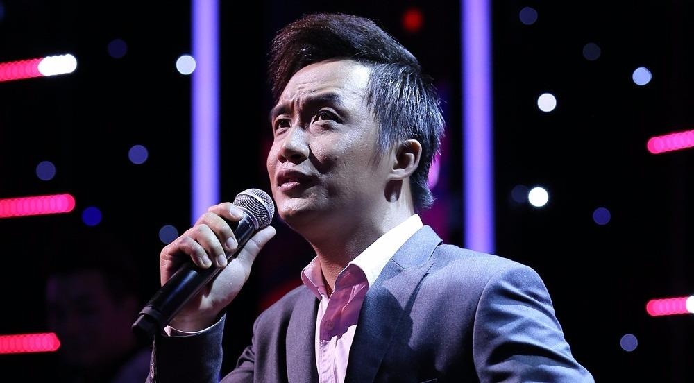 Van Son vi giong hat cua nhan vien bao ve giong Truong Vu hinh anh