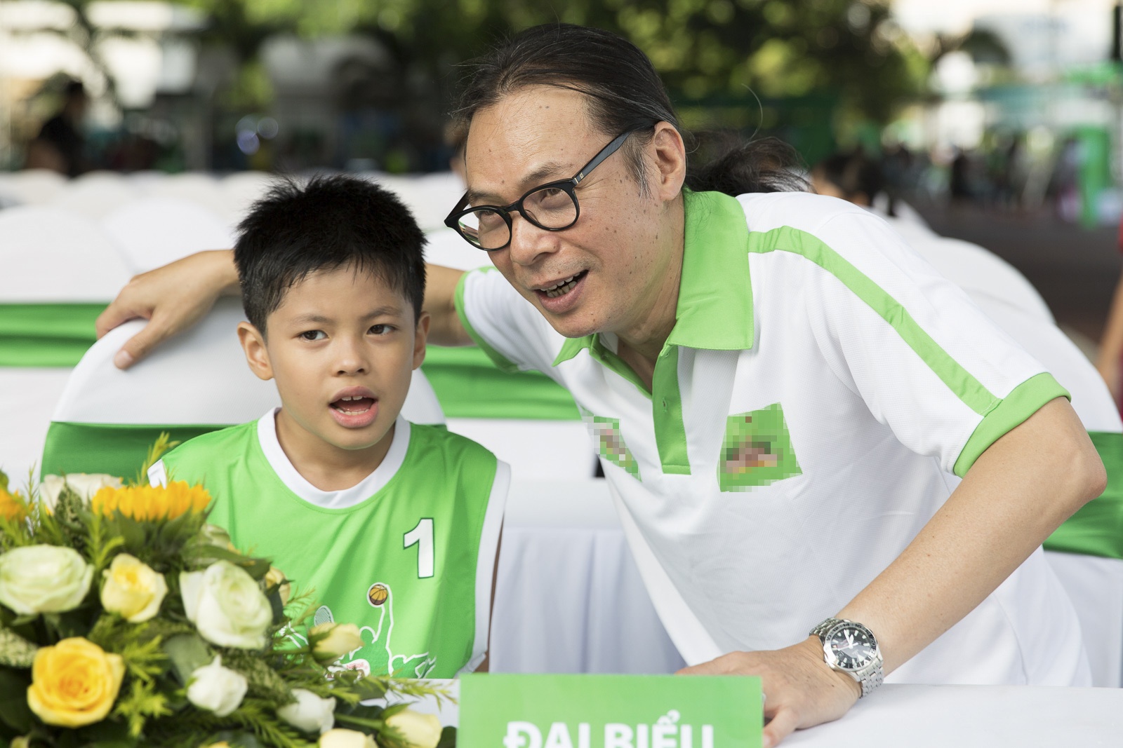 Cong Vinh huong dan Bao Nam da bong anh 5