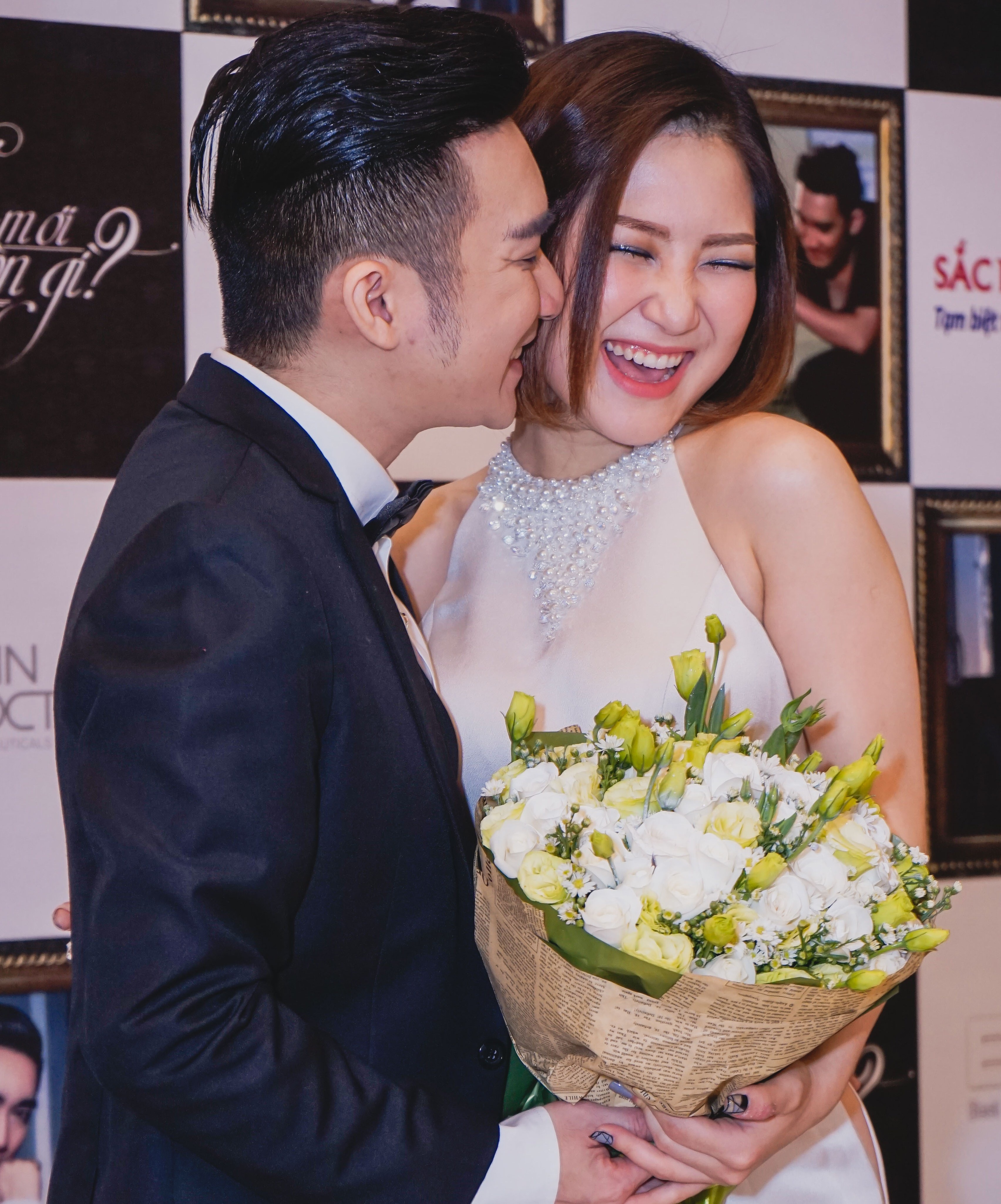 Quang Hà hôn Hương Tràm ảnh 3 Quang Ha hon Huong Tram anh 3