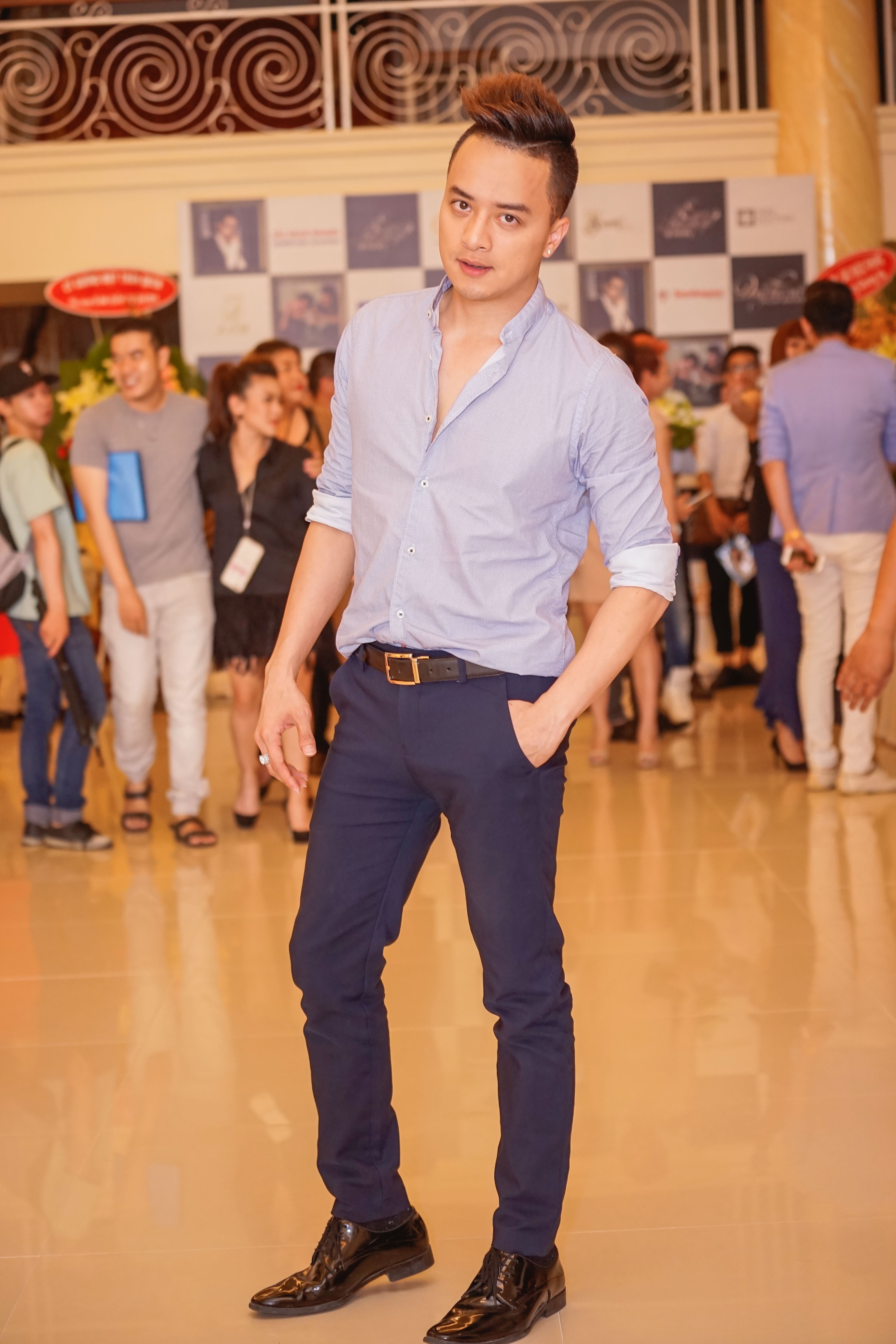 Quang Hà hôn Hương Tràm ảnh 7 Quang Ha hon Huong Tram anh 7