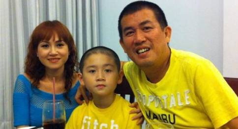 Cuoc song 12 nam xa cach vo con cua Nhat Cuong hinh anh