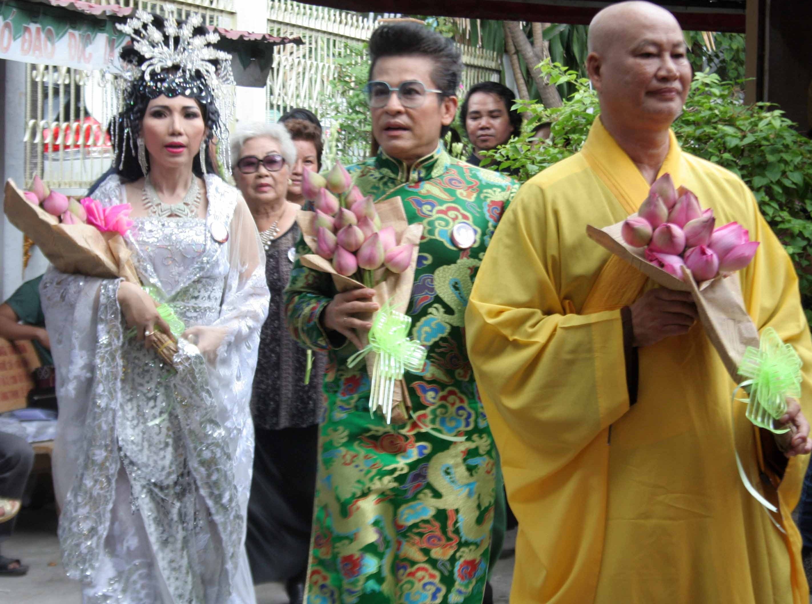 Sao Viet du le gio to NSND Phung Ha anh 2