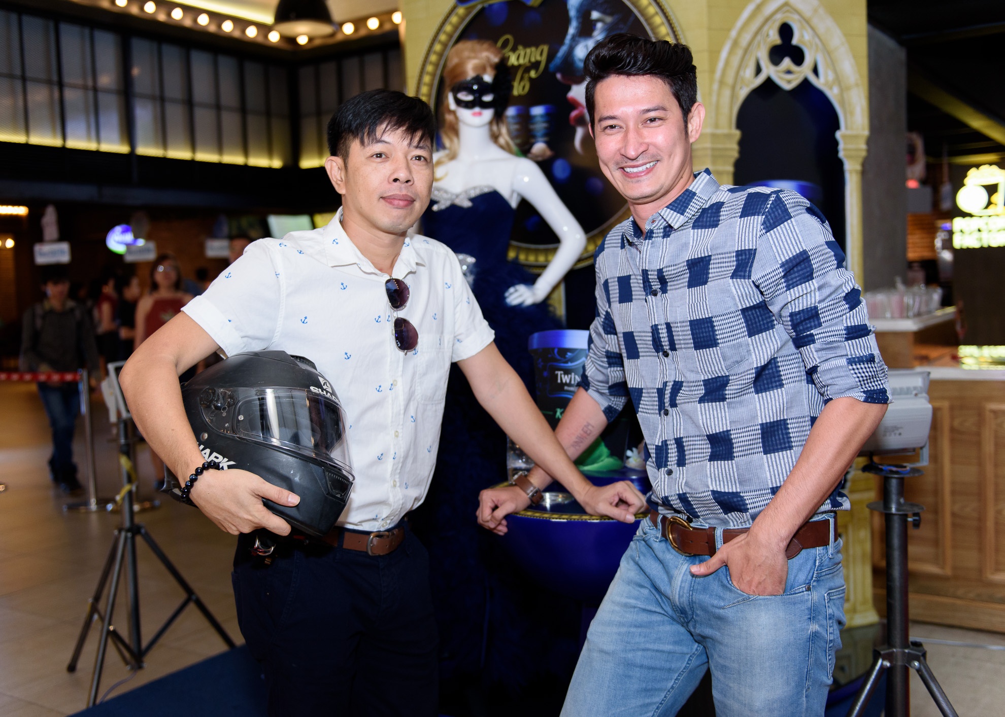 Hop bao phim Fan cuong anh 2