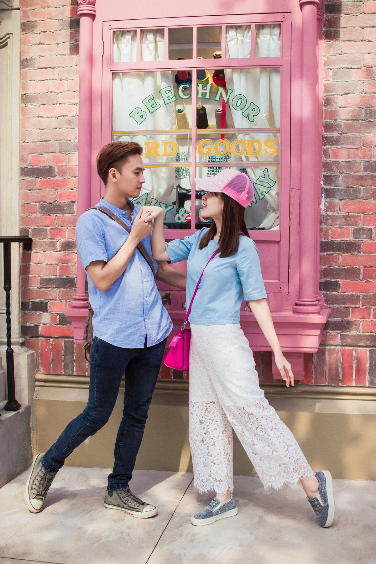 Tú Vi Văn Anh đi du lịch Singapore ảnh 2 Tu Vi Van Anh di du lich Singapore anh 2