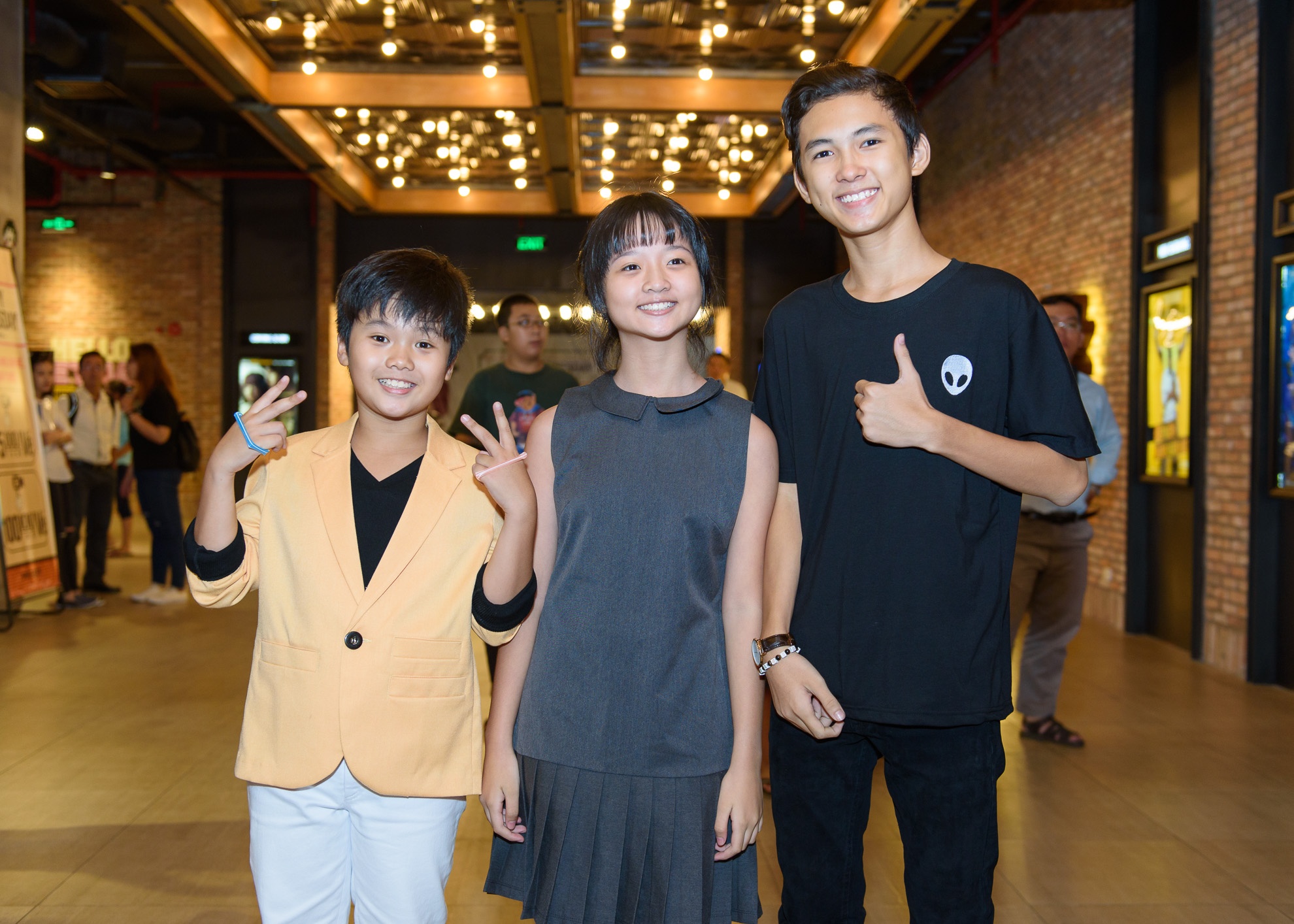 Lan Ngoc tap tenh du ra mat phim anh 6