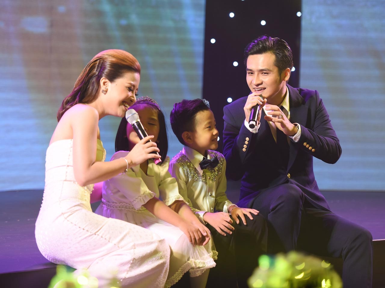 Trong Nhan duoc ba dua di su kien anh 7