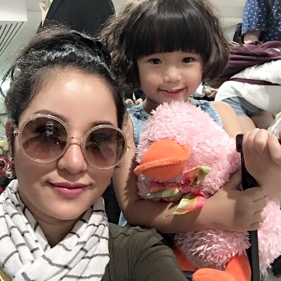 Thúy Nga đưa con về Việt Nam ảnh 2 Thuy Nga dua con ve Viet Nam anh 2