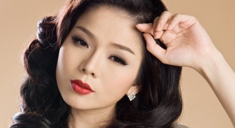 Le Quyen bi to bo show o My hinh anh