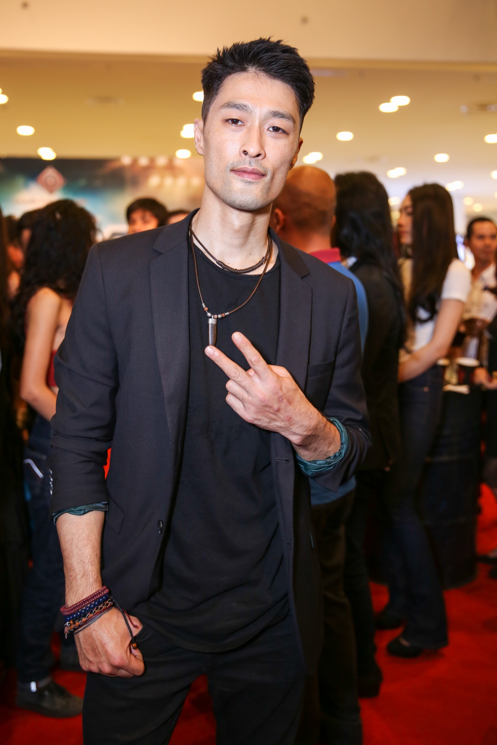 Ngọc Trinh diện đầm gợi cảm ra mắt phim ảnh 4 Ngoc Trinh dien dam goi cam ra mat phim anh 4