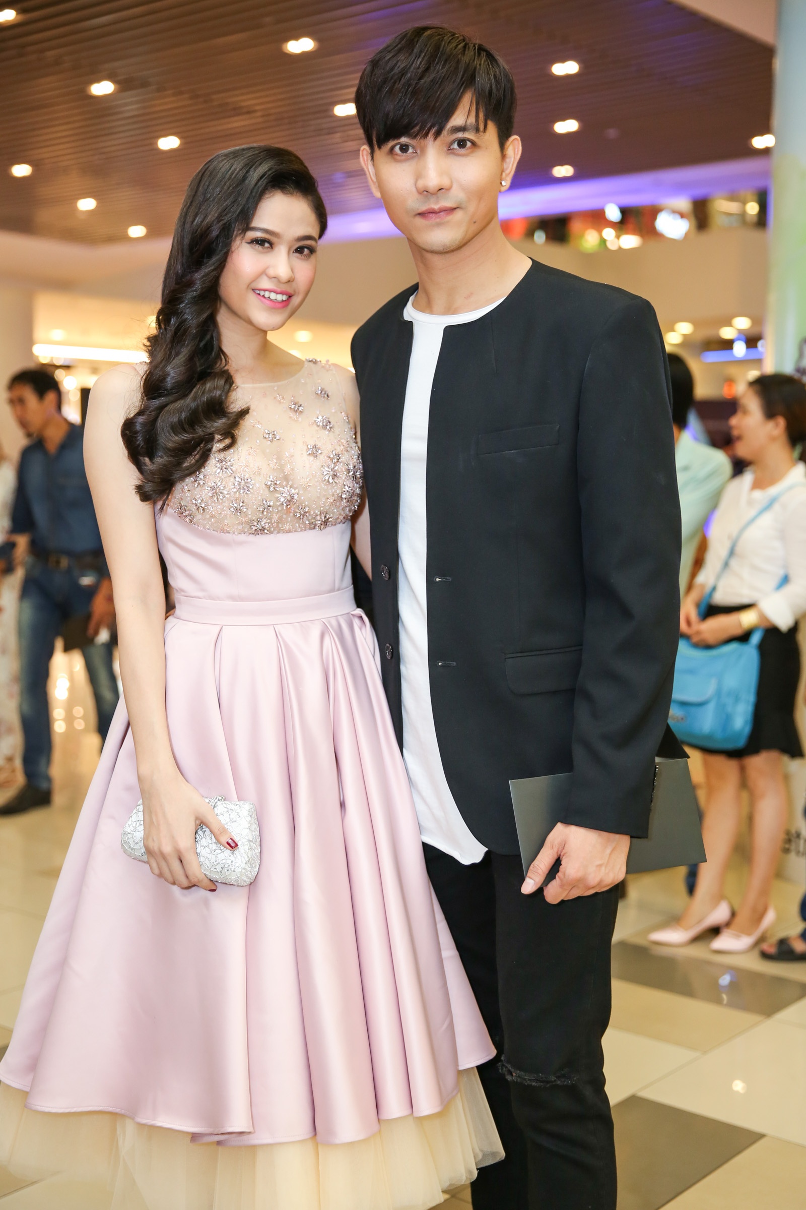 Ngọc Trinh diện đầm gợi cảm ra mắt phim ảnh 12 Ngoc Trinh dien dam goi cam ra mat phim anh 12