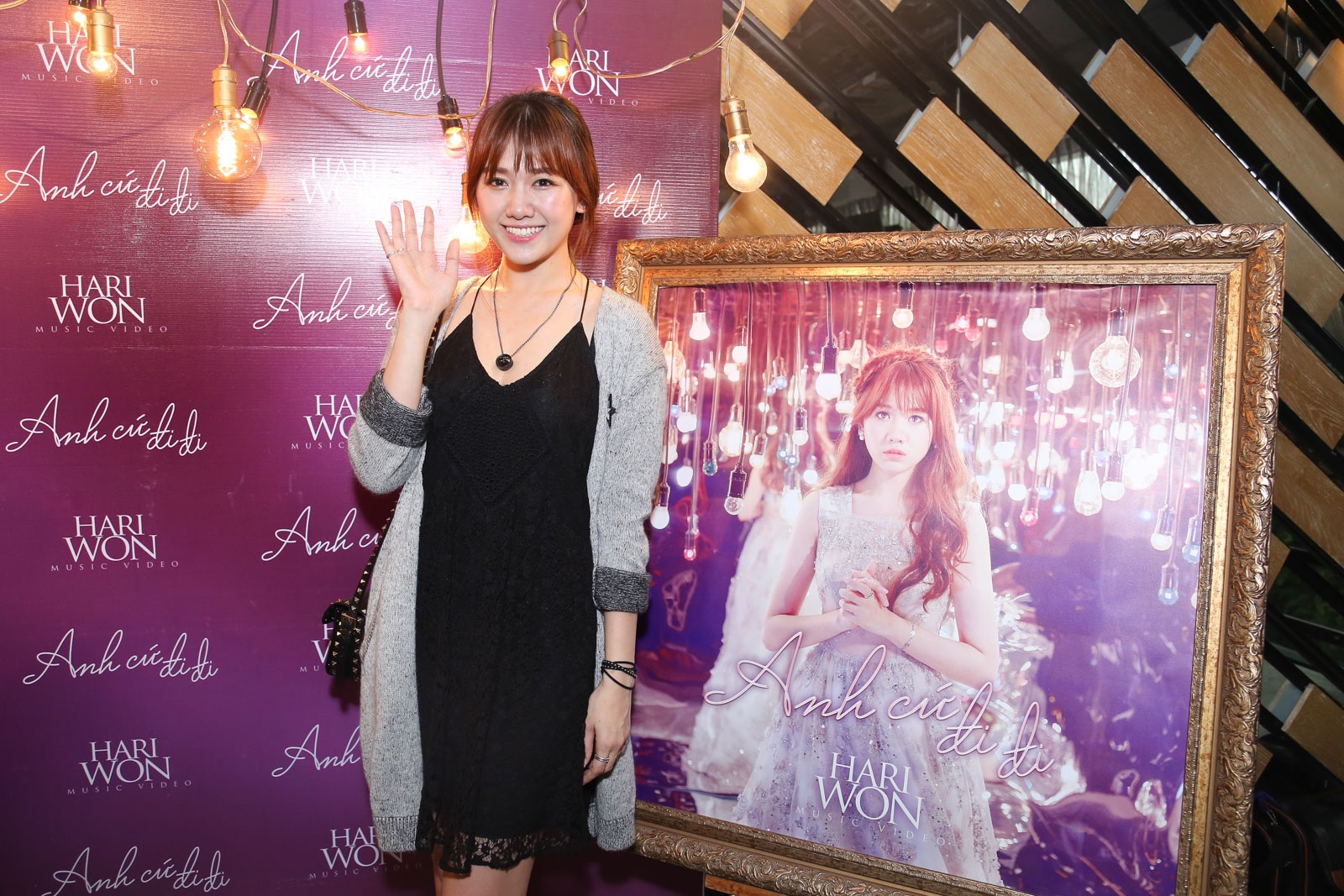 Trấn Thành tặng hoa Hari Won ảnh 8 Tran Thanh tang hoa Hari Won anh 8