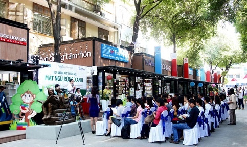 Duong sach TP HCM thu 15 ty dong trong 6 thang hinh anh