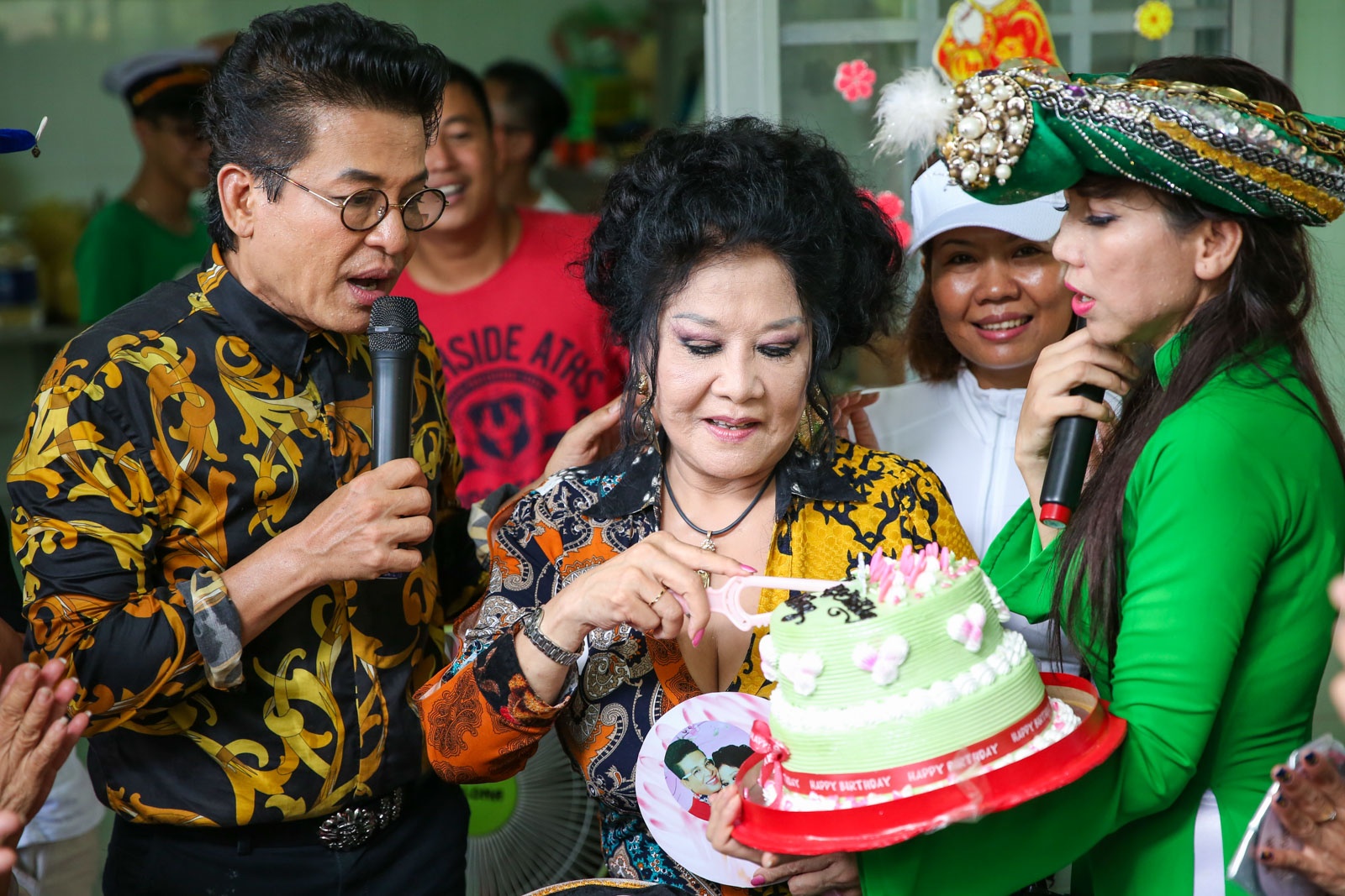 Thanh Bach va vo dien ao doi sau dam cuoi anh 9