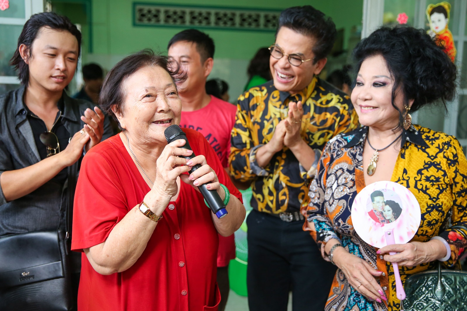 Thanh Bach va vo dien ao doi sau dam cuoi anh 10