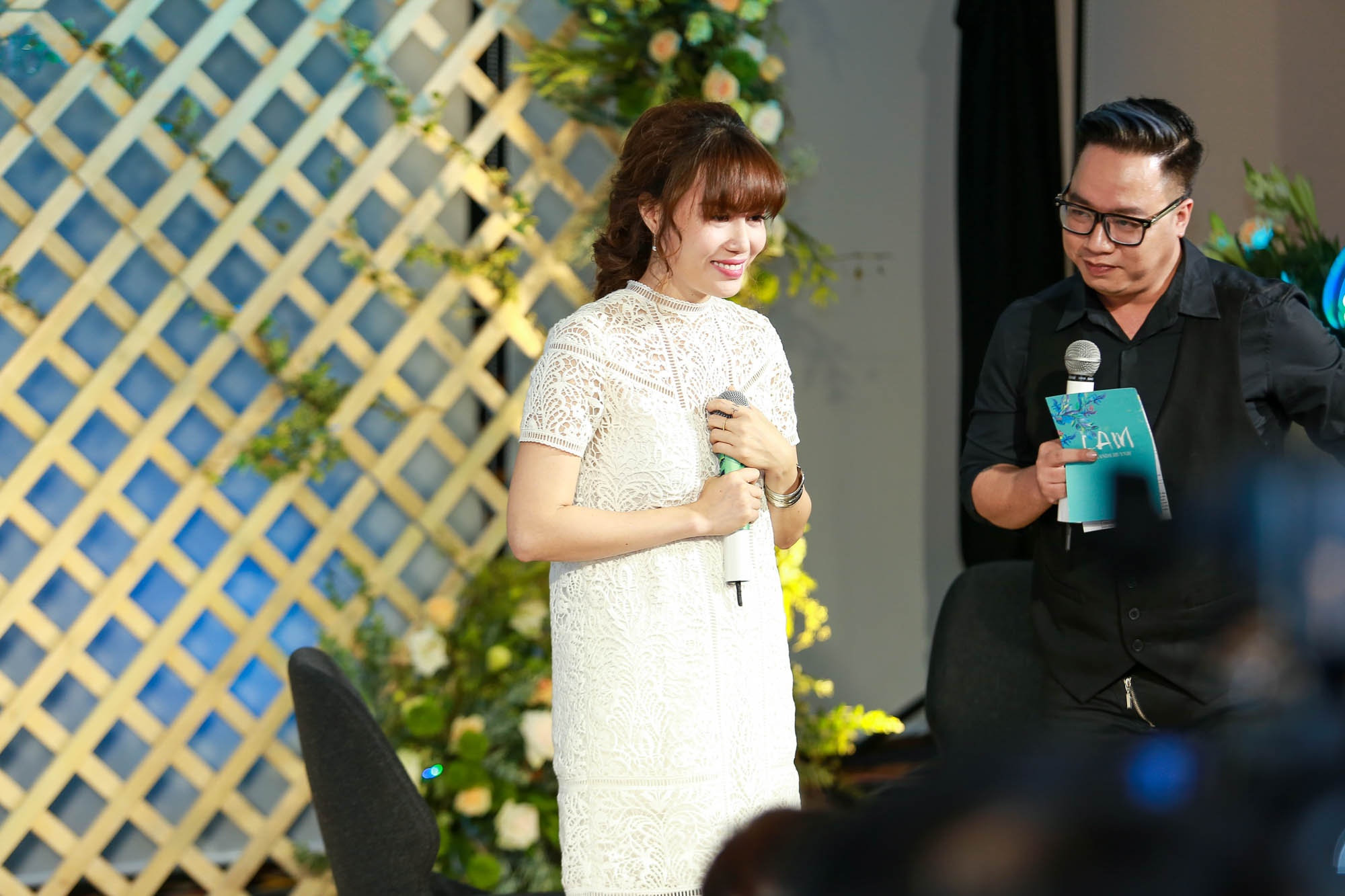 Sao Viet du ra mat sach cua Tien si luat anh 7