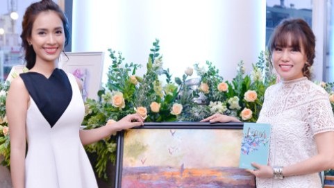 Dan sao Viet chuc mung tien si luat ra mat sach hinh anh