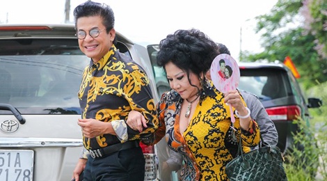 Thanh Bach va ba chu Thuy Nga Paris xuat hien sau dam cuoi hinh anh