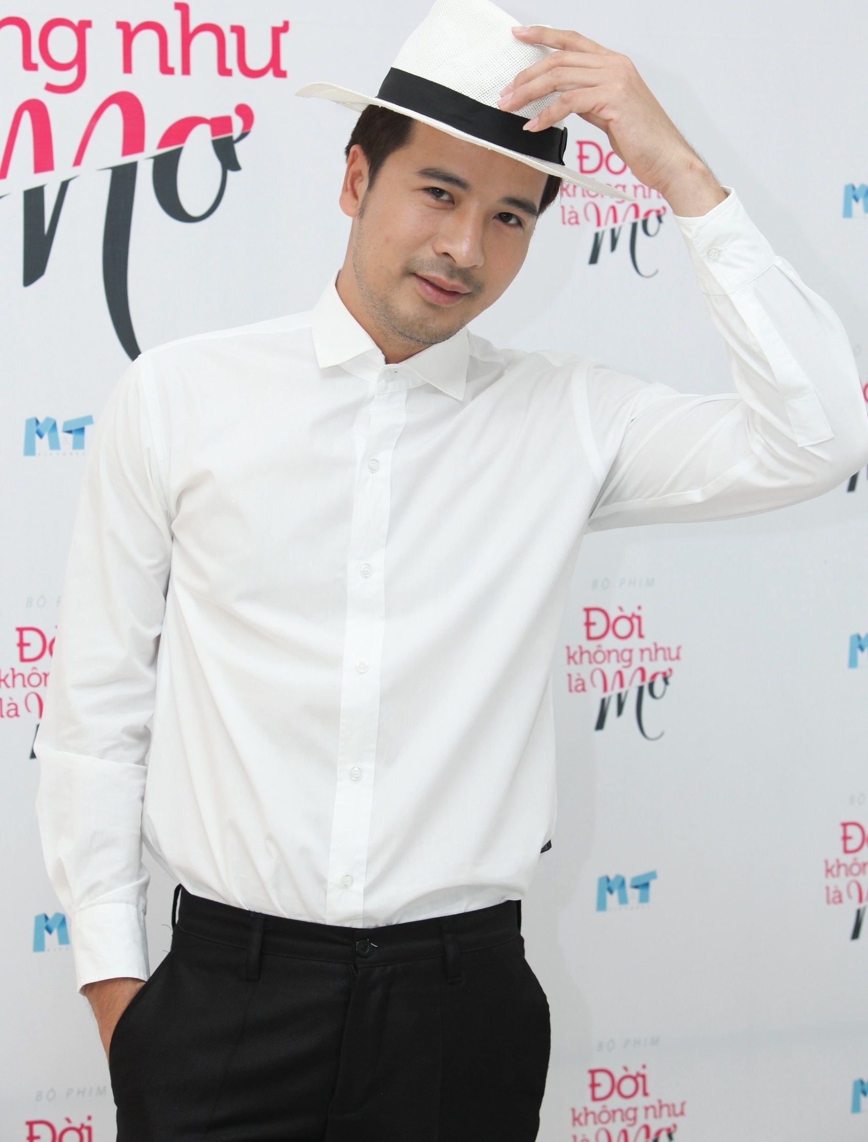 Luong The Thanh-Thuy Diem quan quyt trong su kien anh 5