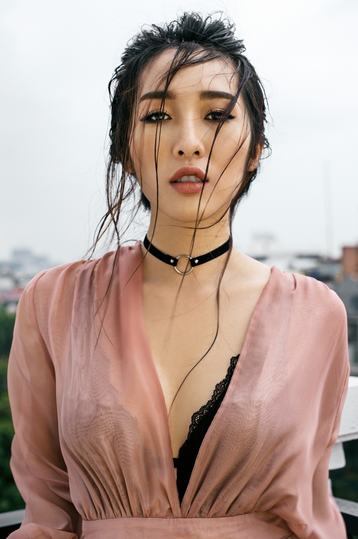Emily quyen ru voi dam khoet co sau anh 4
