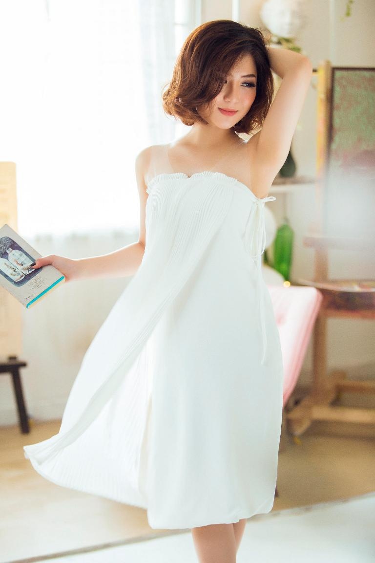 Huong Tram nu tinh voi dam trang anh 2