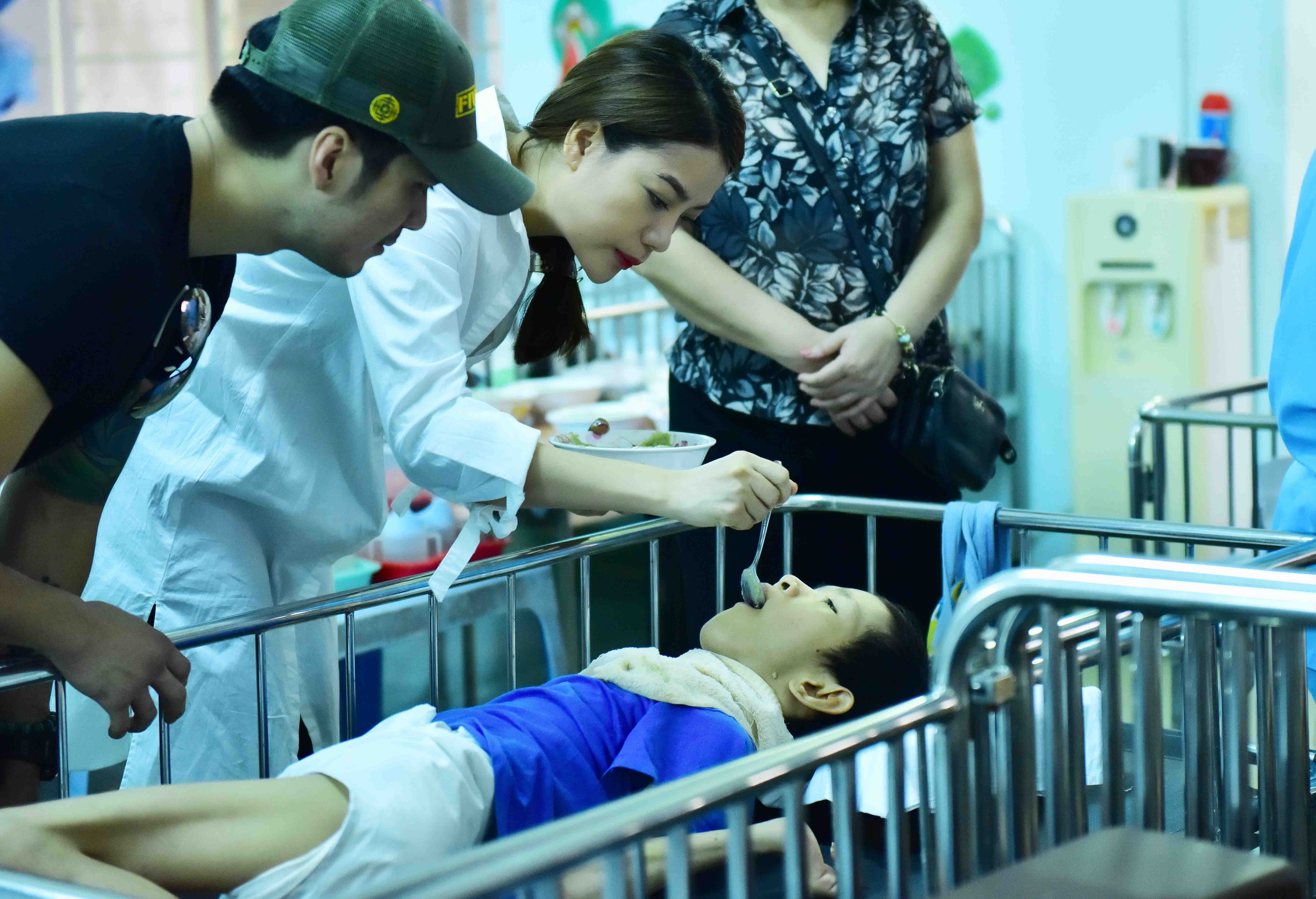 Truong Ngoc Anh di tu thien anh 4