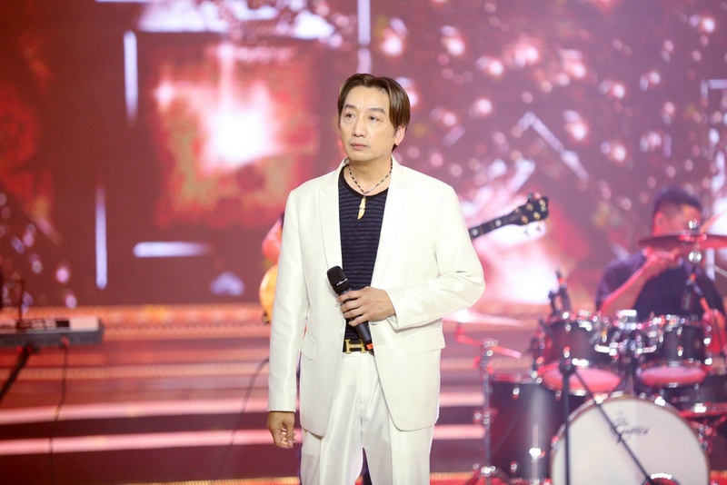 Quy Binh ke chuyen tinh voi Le Phuong anh 4