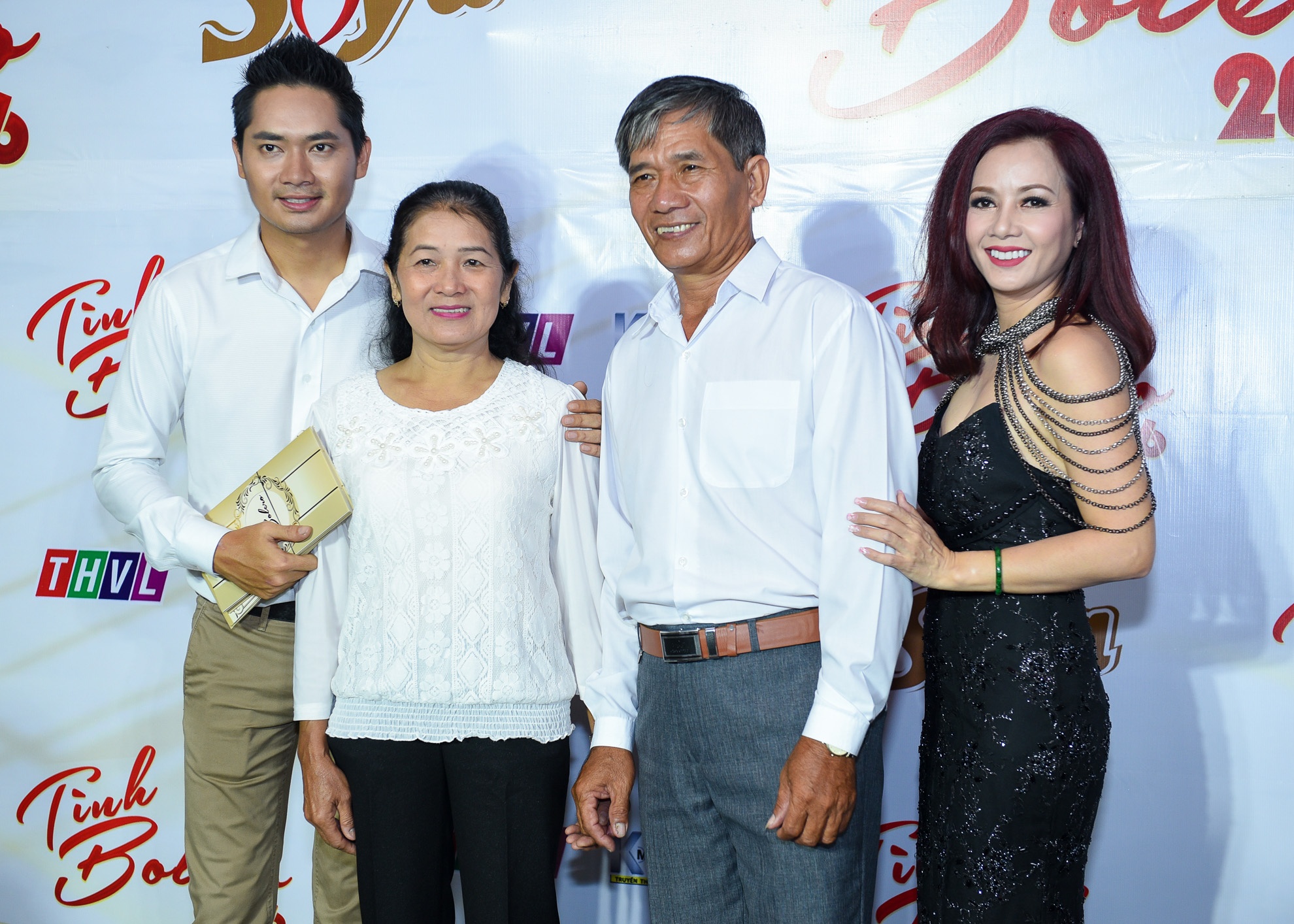 Lan Ngọc đến ủng hộ Minh Luân ảnh 3 Lan Ngoc den ung ho Minh Luan anh 3