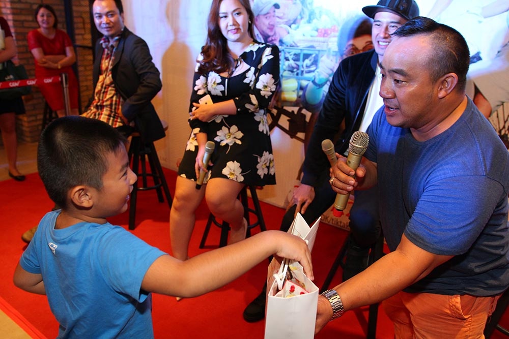 Hieu Hien quay trong rap phim anh 5