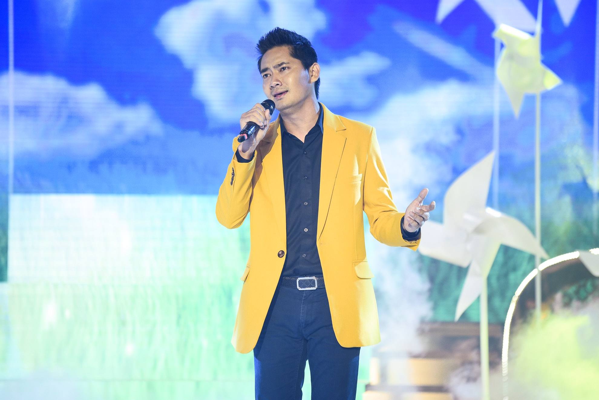 Quy Binh chien thang tai Tinh Bolero anh 5