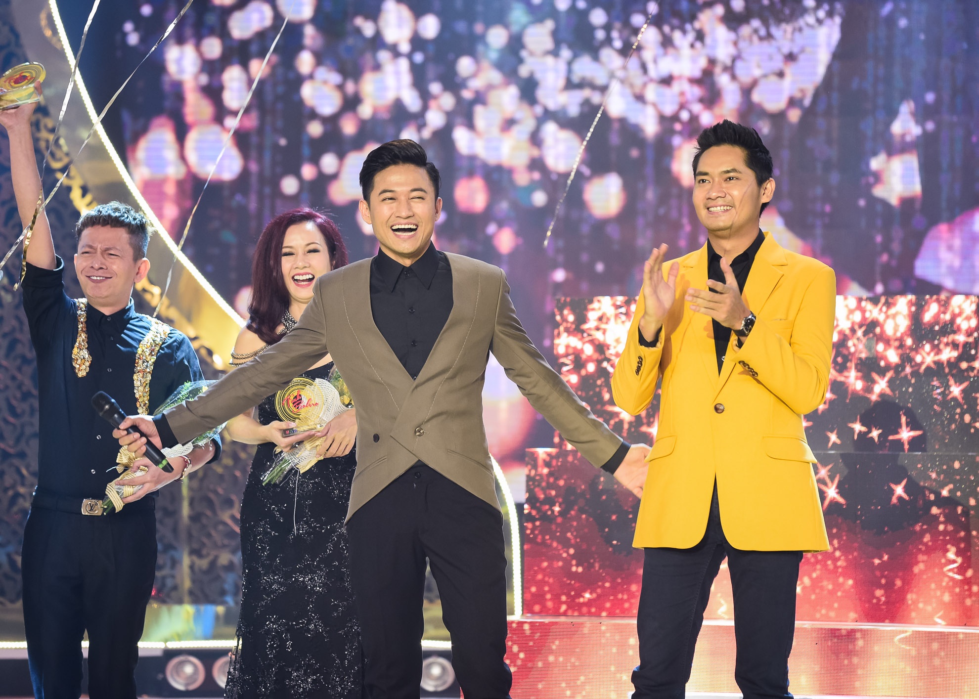 Quy Binh chien thang tai Tinh Bolero anh 9