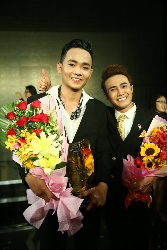 Hot boy Anh Tu tro thanh quan quan Cuoi xuyen Viet anh 7