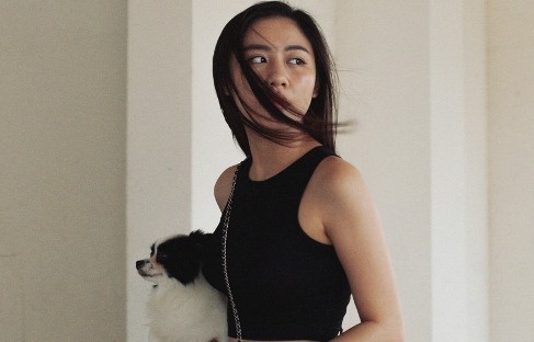 Van Mai Huong tao dang ben thu cung hinh anh