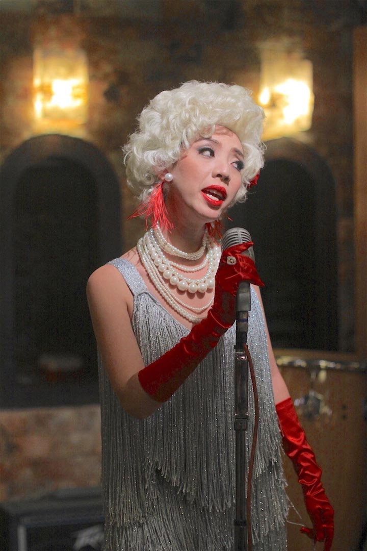 Thu Trang bien hoa ben Dai Nghia anh 1