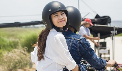 Ninh Duong Lan Ngoc quay pha tren truong quay hinh anh