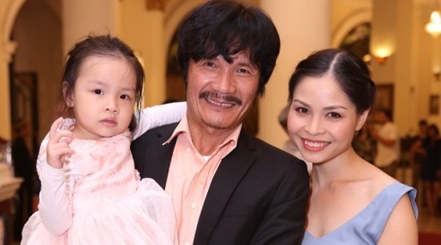 Cong Ninh kho tim duoc tieng noi chung voi vo kem 22 tuoi hinh anh