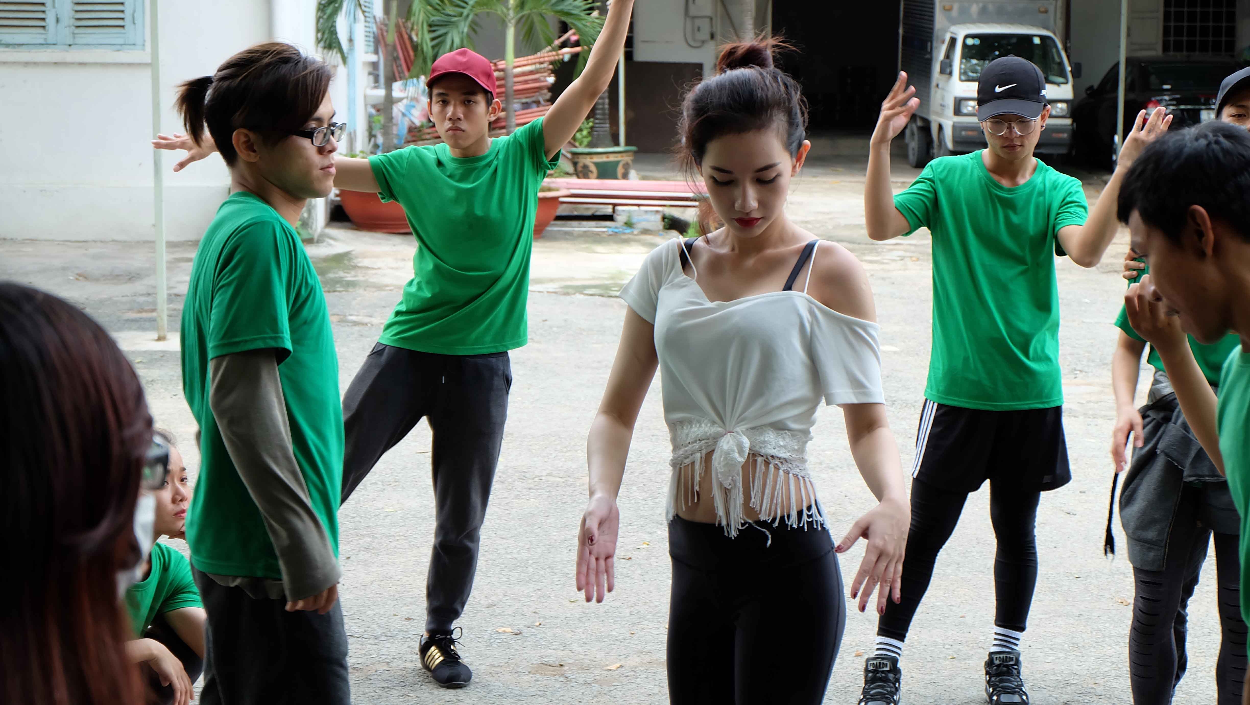 Le Phuong tinh cam voi ban trai kem 9 tuoi anh 6