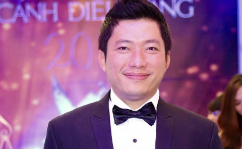 Kinh Quoc bi diec mot ben tai suot 10 nam qua vi di choi bar hinh anh