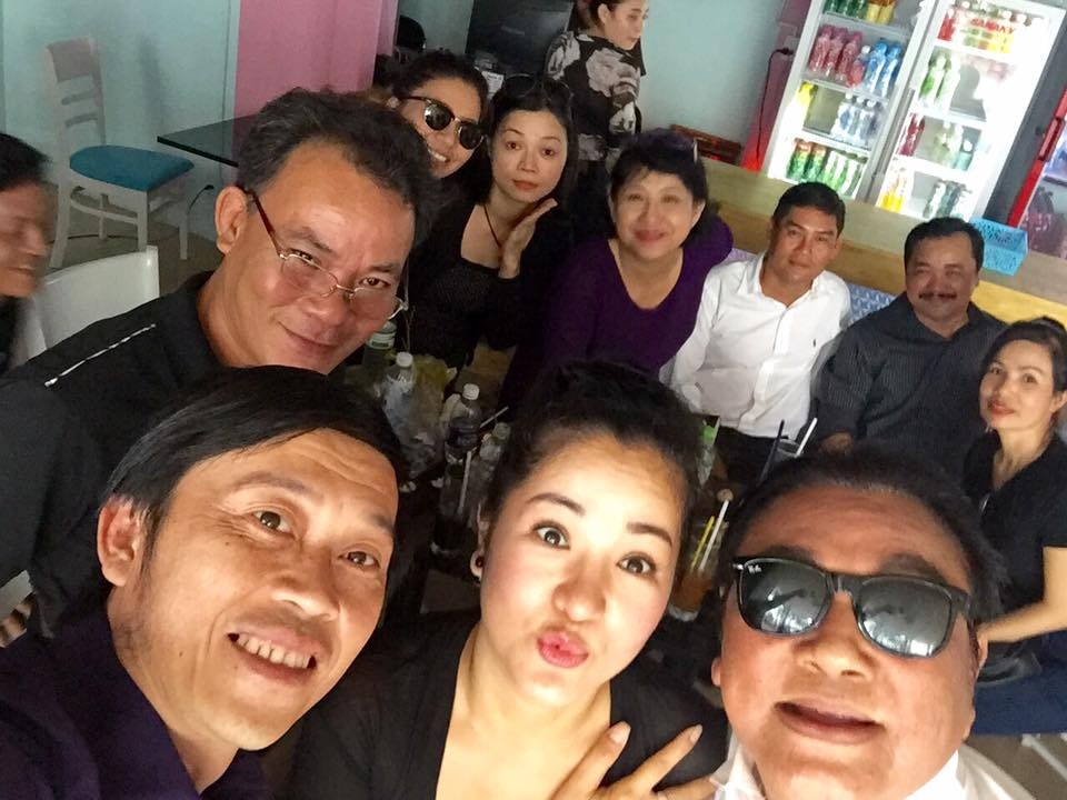 Thúy Nga cười trong đám tang ảnh 1 Thuy Nga cuoi trong dam tang anh 1