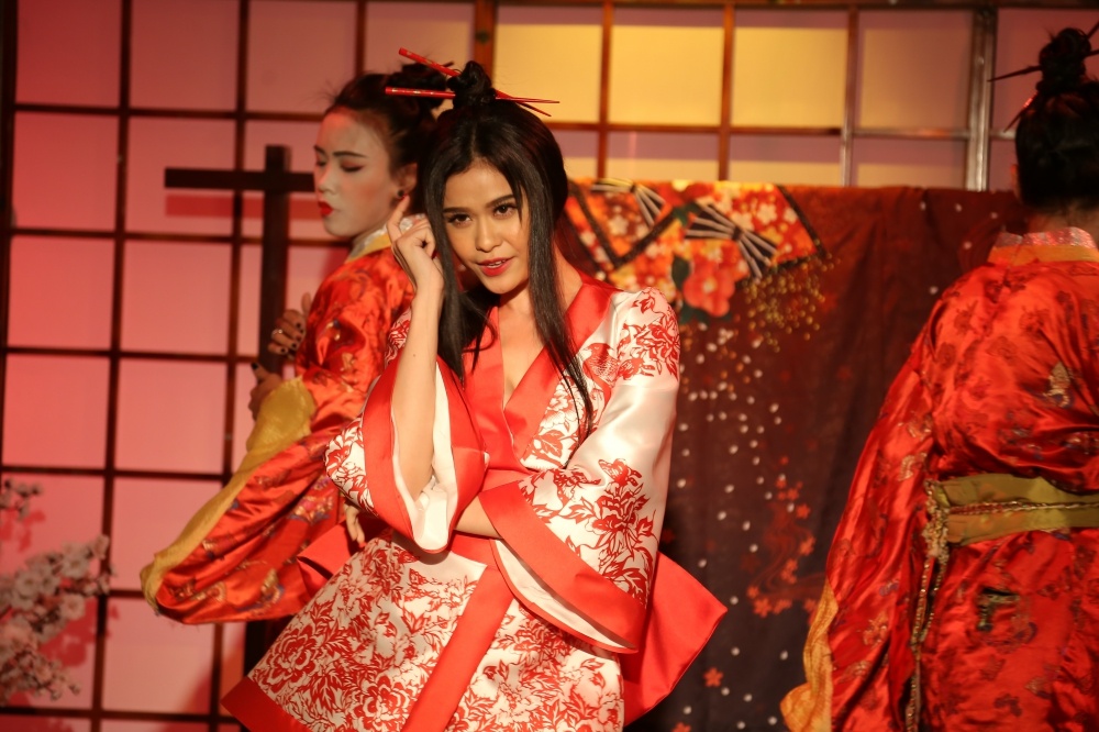 Truong Quynh Anh hoa thanh Geisha anh 3