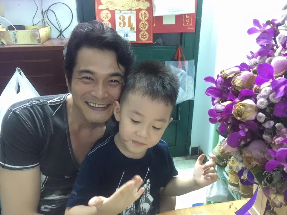 Quách Ngọc Ngoan mừng sinh nhật con trai ảnh 1 Quach Ngoc Ngoan mung sinh nhat con trai anh 1