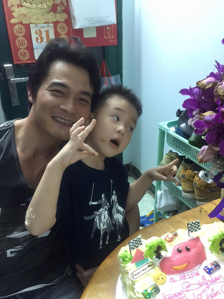Quách Ngọc Ngoan mừng sinh nhật con trai ảnh 2 Quach Ngoc Ngoan mung sinh nhat con trai anh 2