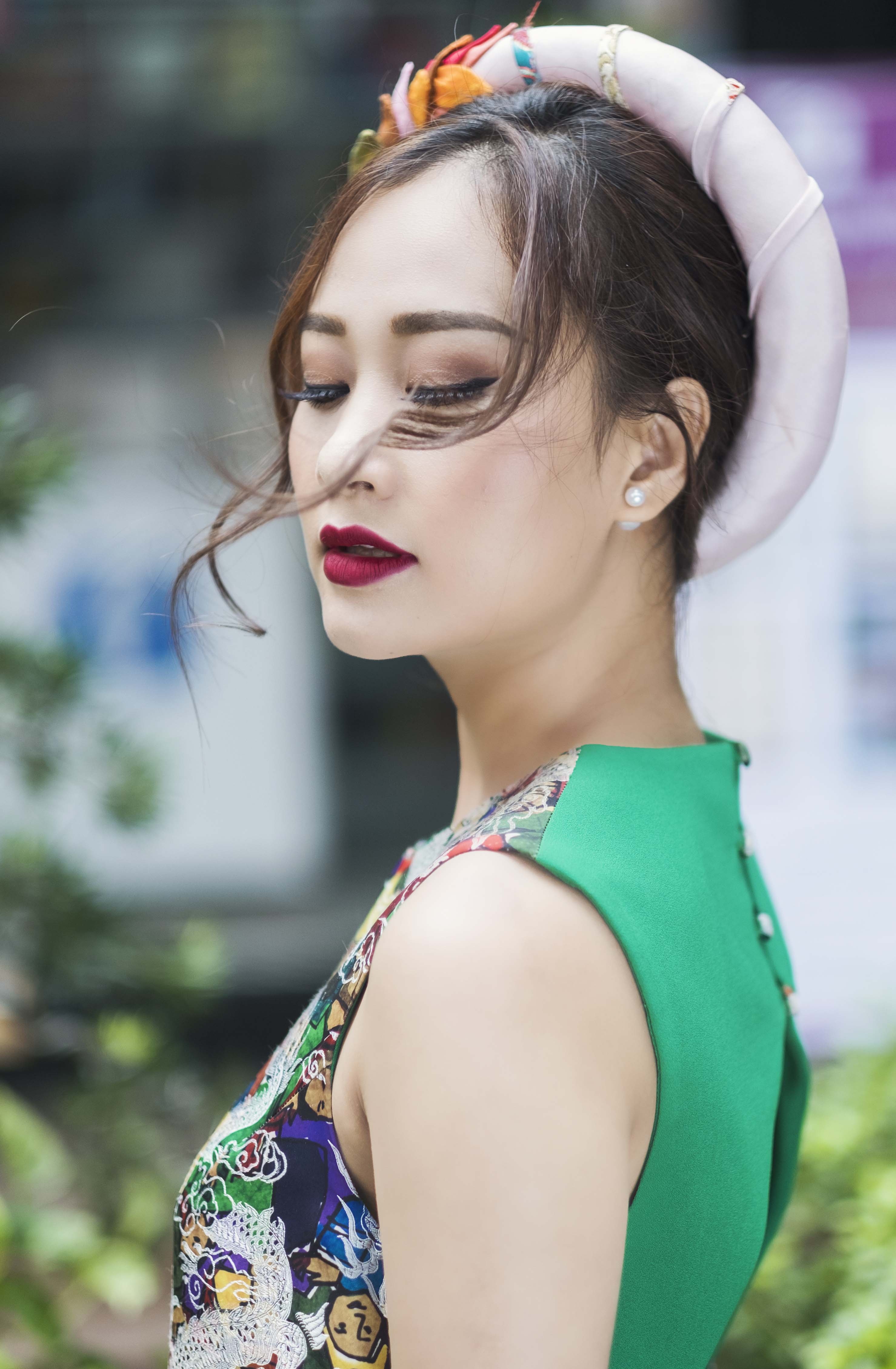 Ha Thuy Anh duyen dang voi ao dai anh 4