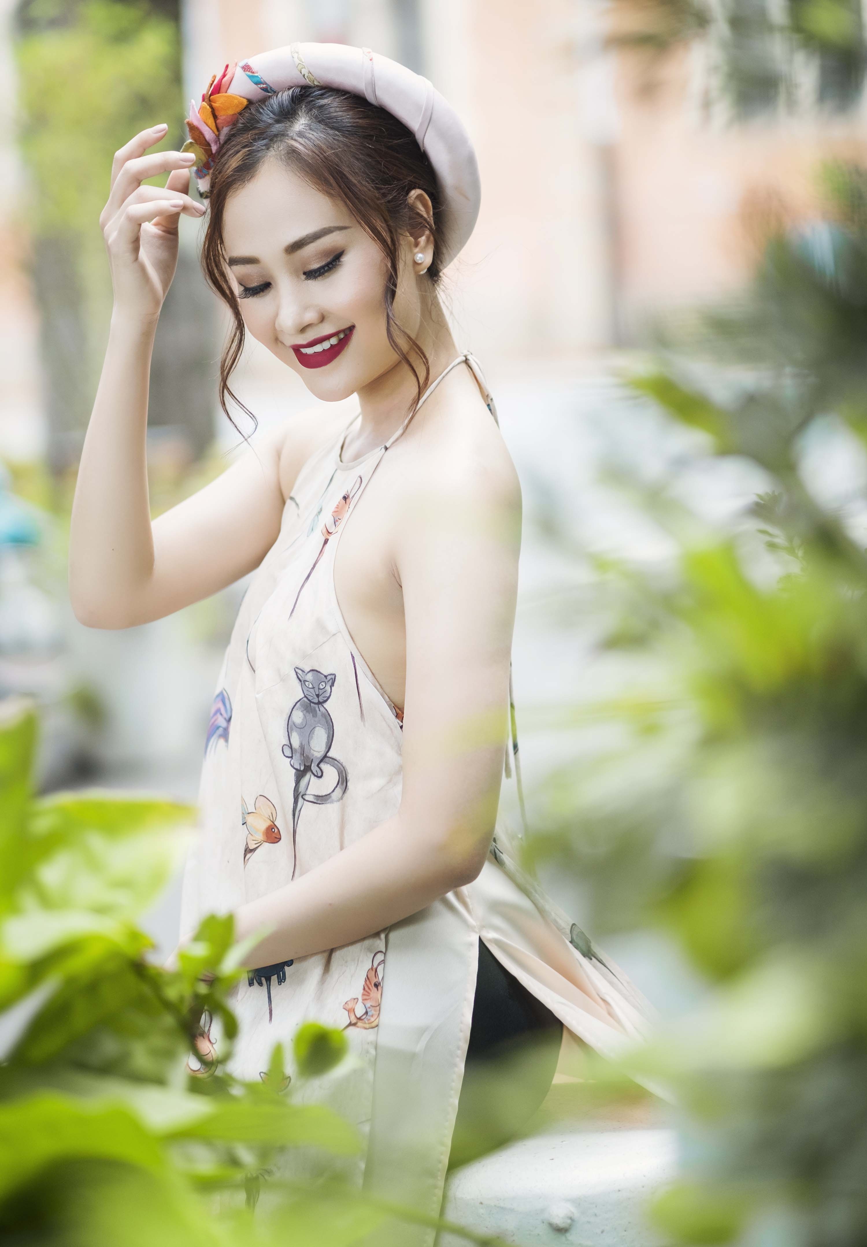 Ha Thuy Anh duyen dang voi ao dai anh 7