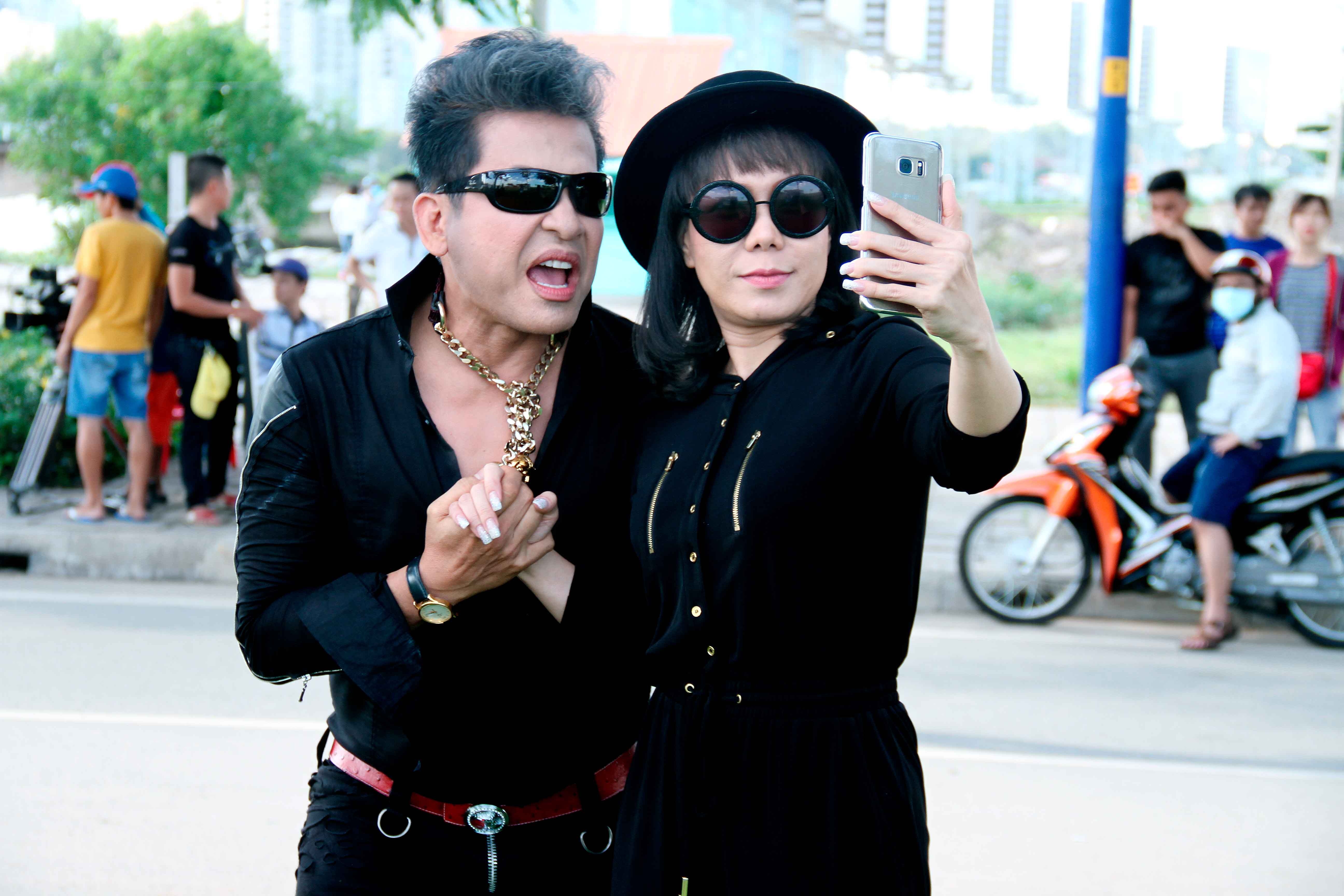 Thanh Bach- Viet Huong dien do doi anh 1