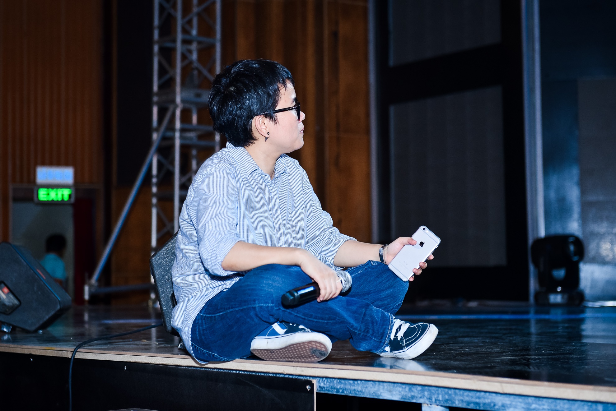 Khuong Ngoc om Hoa Minzy anh 6