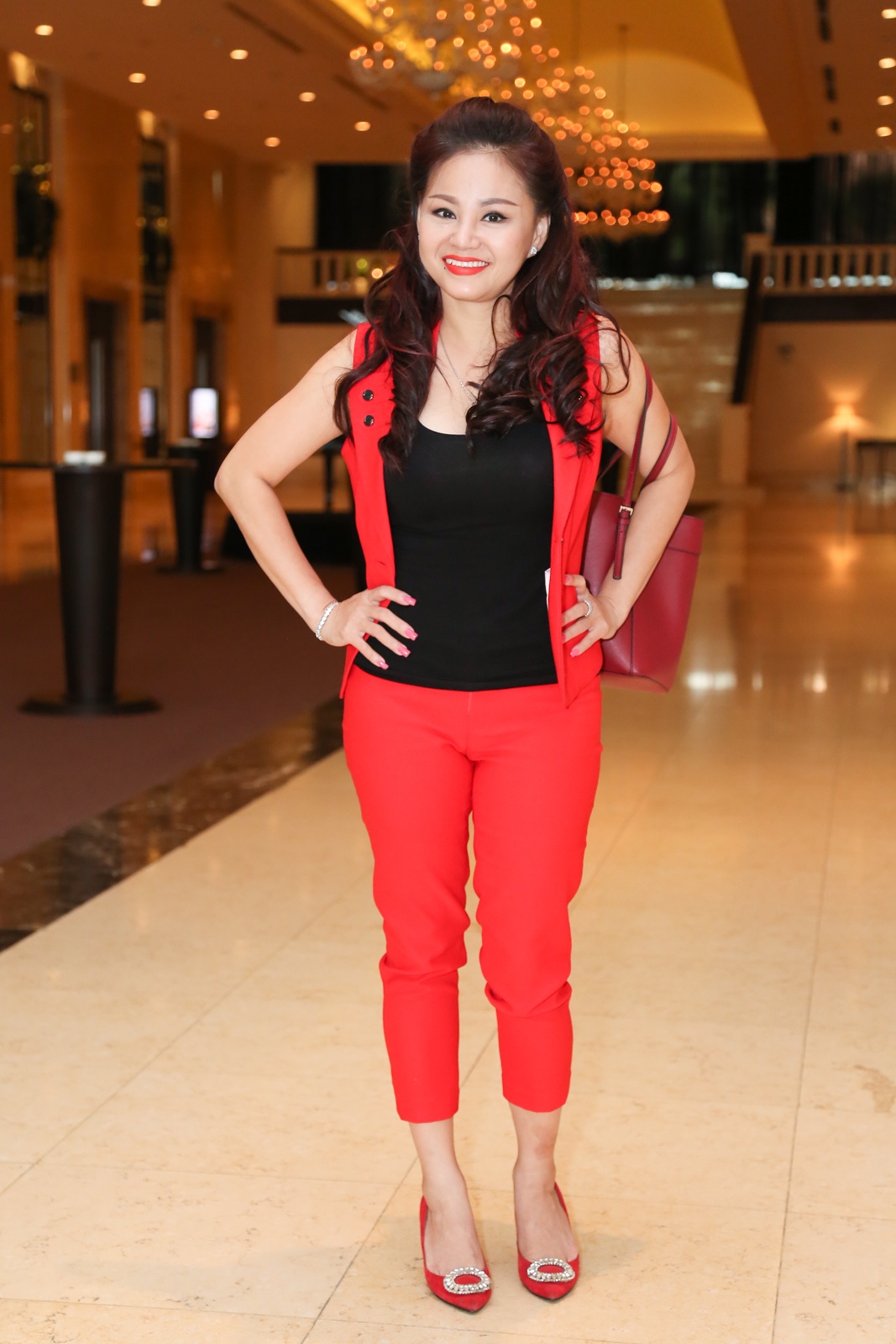 Chi Tai tinh tu ben Thuy Nga anh 5