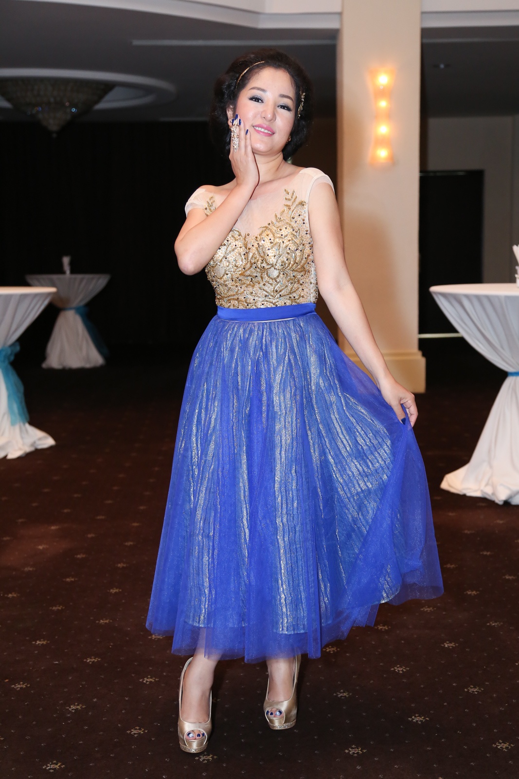 Chi Tai tinh tu ben Thuy Nga anh 1