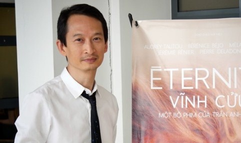 Dao dien Tran Anh Hung giao luu tai duong sach TP HCM hinh anh